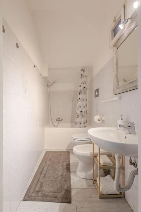 Sky-View Flat In Milan Apartment Exterior photo